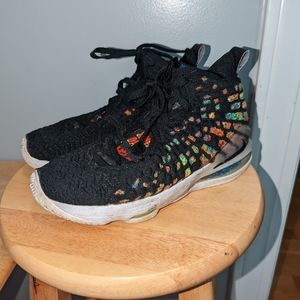 Nike zoom LeBron 17 James Gang 2019 Knitposite Basketball Sneakers Men size 7Y